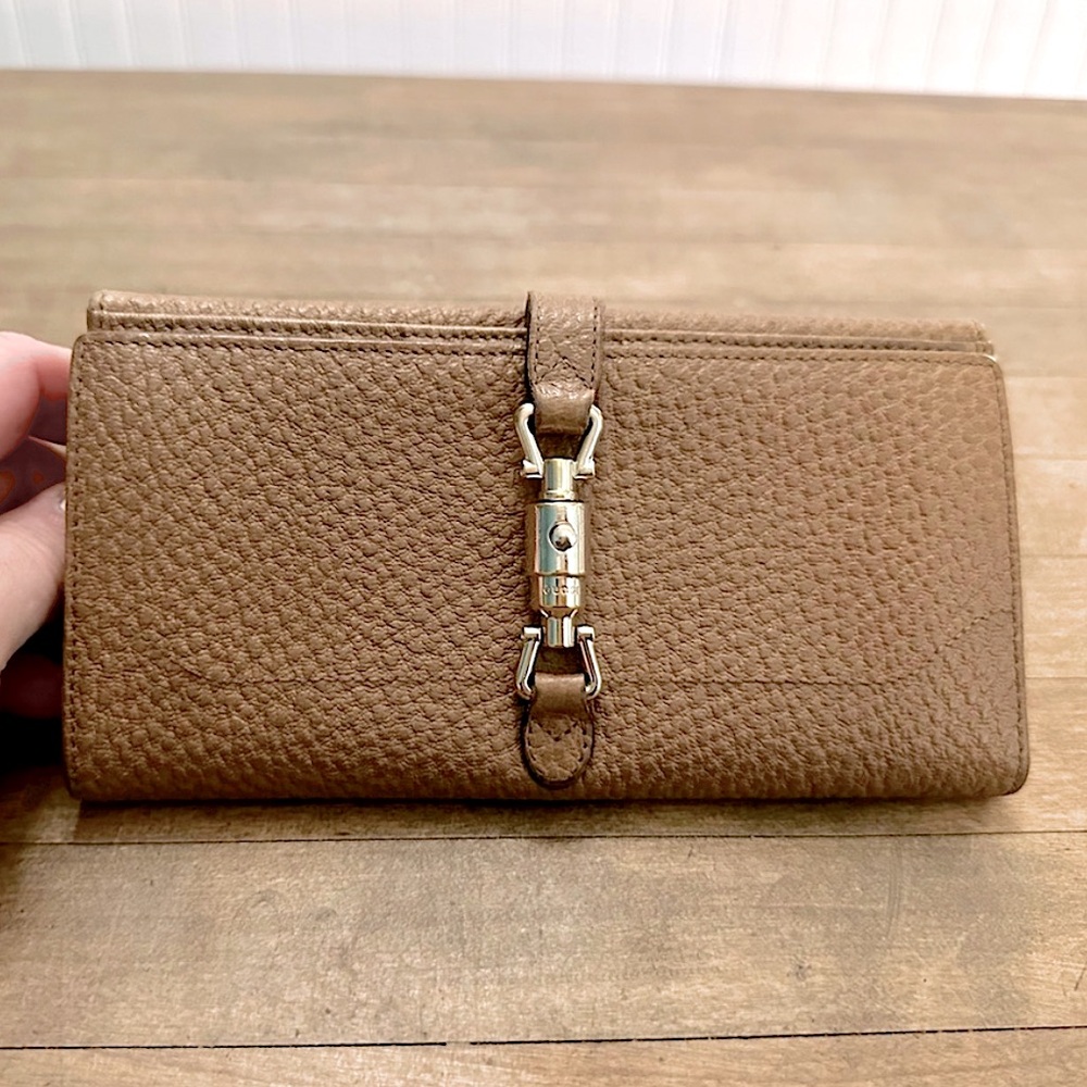 Authentic GUCCI Vintage Jackie Taupe Pebbled Leather Push Clasp Long Wallet WOC - Picture 2 of 10